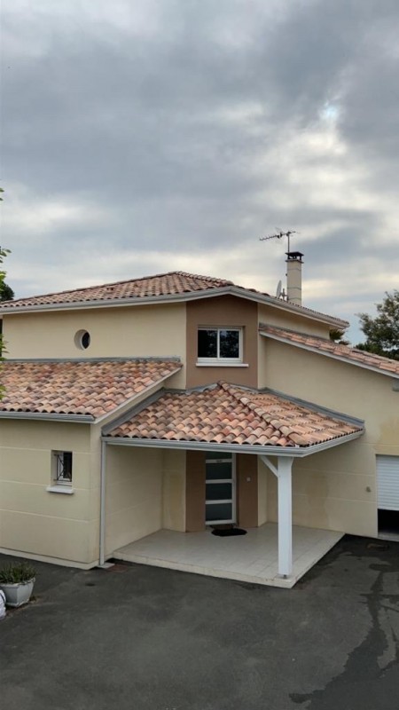 Couvreur-professionnel de l’entretien de toiture à Andernos les Bains proche de Arès