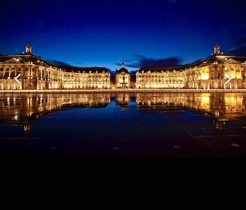 Place de la bourse à Bordeaux 